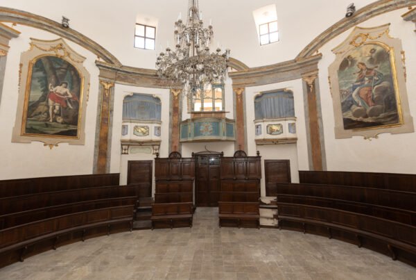 Restauro degli apparati decorativi della Chiesa dell’Immacolata Concezione in Paganica (AQ)